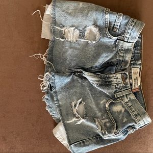 Levi’s short jeans